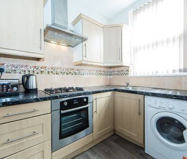 Elizabeth Street, Hyde Park, Leeds - Photo 4