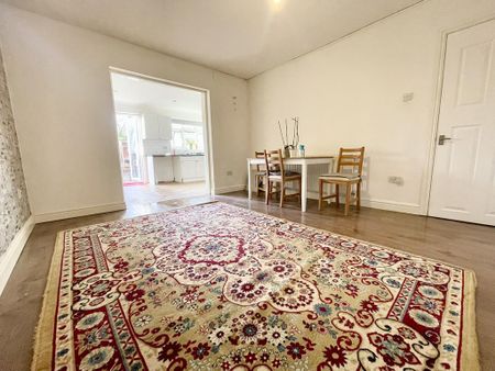 4 bedroom terraced house to rent - Photo 4