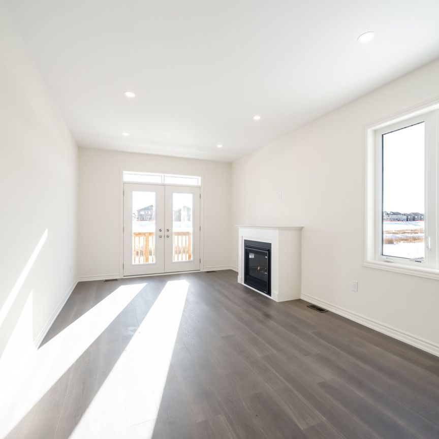 For Lease - 54 Debois Street Unit# #Main, Kawartha Lakes, Ontario - Photo 1