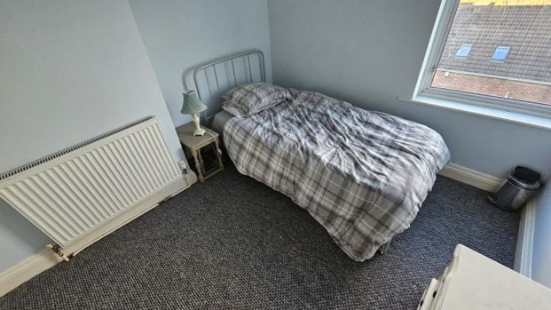 1 bed House Share - To Let - Photo 1