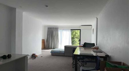 Modern 3-Bedroom Home with 2 Bathrooms in Hobsonville - Photo 3