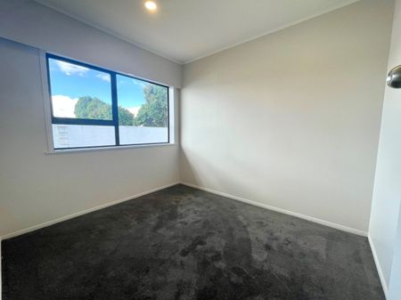 Unit 2, 9 Norman Spencer Drive, Papatoetoe, Auckland - Photo 2