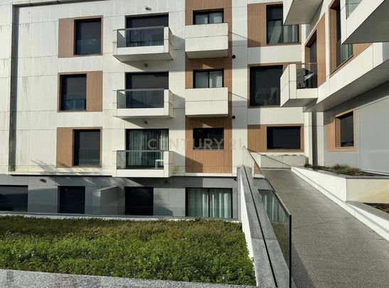 São Mamede de Infesta, Porto District - Photo 1