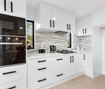 Magnificent in Manurewa - Photo 5