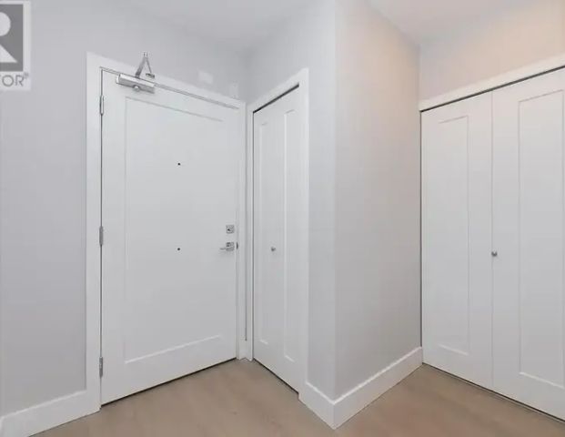 4XX 3050 KINGSWAY | 4XX 3050 KINGSWAY, Vancouver - Photo 1