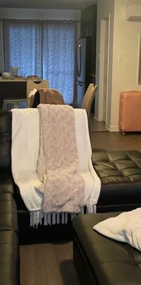 PAT :: 4 1/2 condo :: Demi sous sol - Photo 1