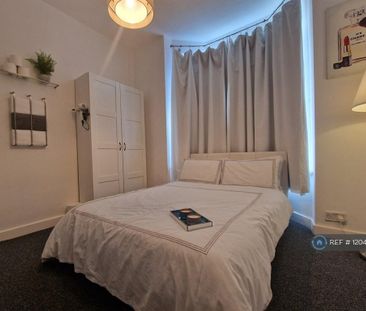 1 bedroom in a house share to rent - Photo 4