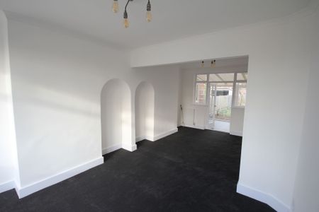 Harlington Road, Uxbridge, UB8 - Photo 3