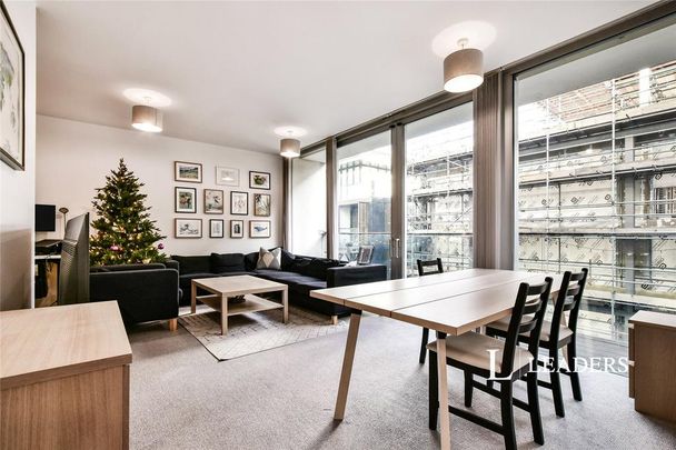 2 bedroom flat to rent - Photo 1