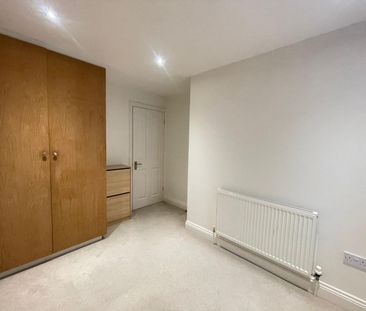 2 bedroom Flat To Let - Photo 4