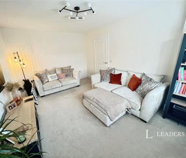 3 bedroom semi-detached house to rent - Photo 2