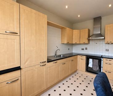 Loyd-Lindsay Square ,Winchester, Unfurnished - Photo 5