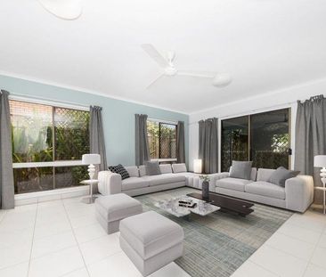 Comfortable Family Living in a Quiet Annandale Court! - Photo 2
