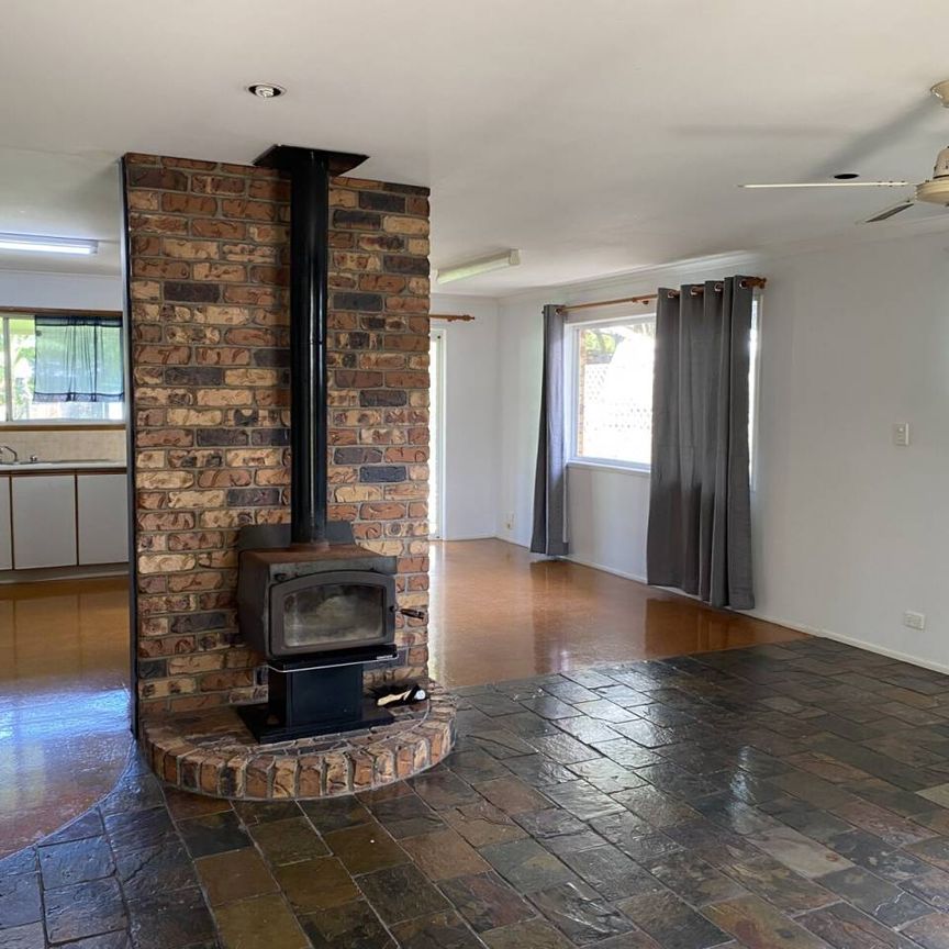 Family home in Cooran with Workshed - Photo 1