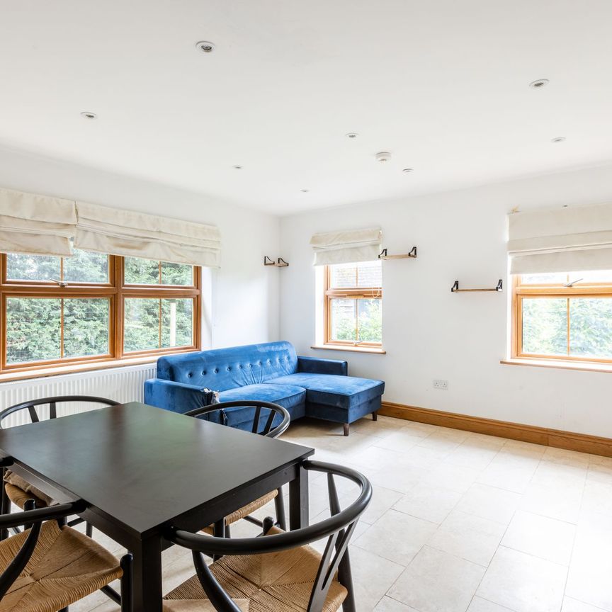 To Let 4 Bedroom House - Photo 1