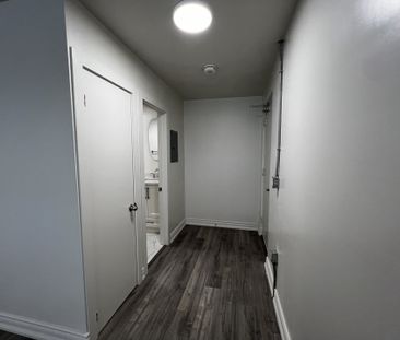 For Lease - 1987 Lawrence Avenue Unit# 1, Toronto, Ontario - Photo 2