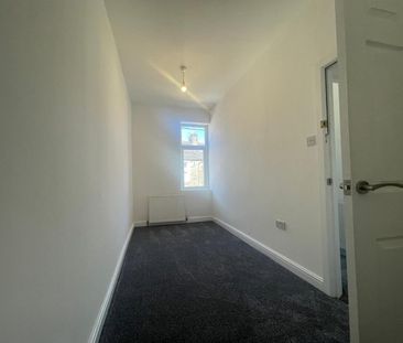 2 bed terraced house to rent in Scarlett Street, Burnley, BB11 - Photo 1