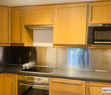 2 bed Flat in French Apartments Lansdowne Road, Purley, CR8 2PP - Photo 2