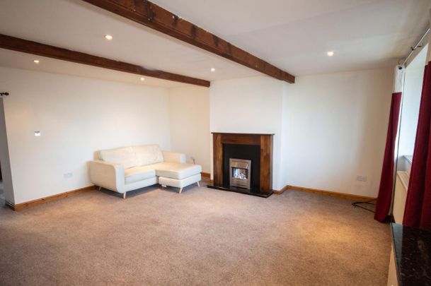 546 Wakefield Road, Huddersfield, HD5 - Photo 1