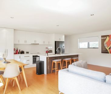 Modern Townhouse - Photo 4