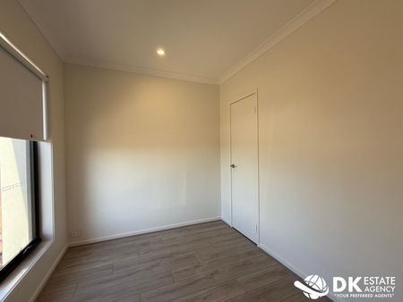 BRAND NEW TOWNHOUSE - Photo 4