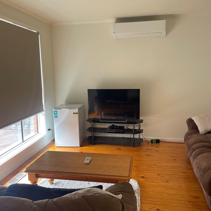 Oakleigh East - Photo 1