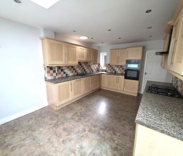 3 bedroom semi-detached house to rent - Photo 6