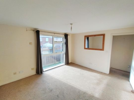 Hopton Road, Stevenage - Photo 1