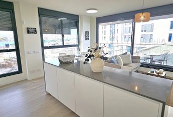 Passeig del Mare Nostrum, Badalona, Catalonia 08918