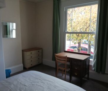 Room in a Shared House, Denman Road, SE15 - Photo 5