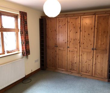 2 bedroom semi-detached house to rent - Photo 5