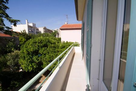 Location Appartement 4 pièces 97m² NICE 06000 - Photo 4