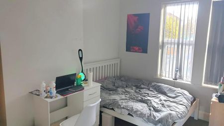 Mixed use to rent - Photo 2