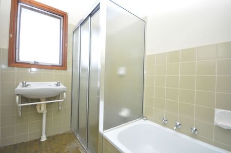 10 Davies Crescent, Port Augusta West - Photo 3