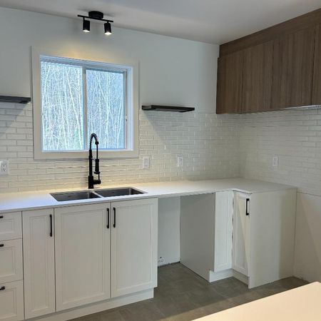 Grand 5 1/2 rénové à louer à Bromont - Photo 4