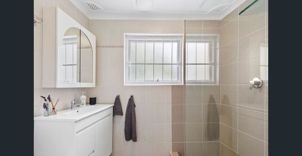 Unique 1 Bedder - Photo 1