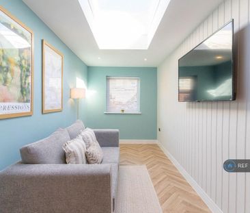 1 bedroom in a house share to rent - Photo 2