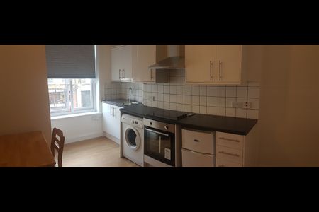 1 Bed Flat, Hornsey Road, N19 - Photo 3