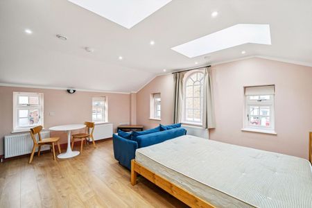 A lovely studio flat in the heart of Chiswick. - Photo 2