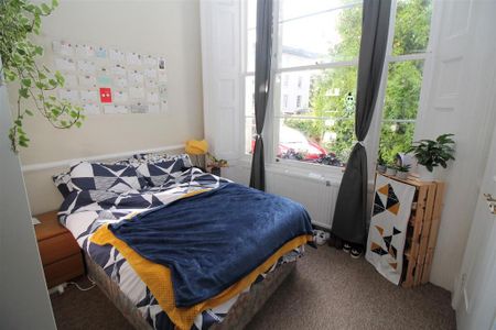 4 bedroom ground floor flat to rent - Photo 2