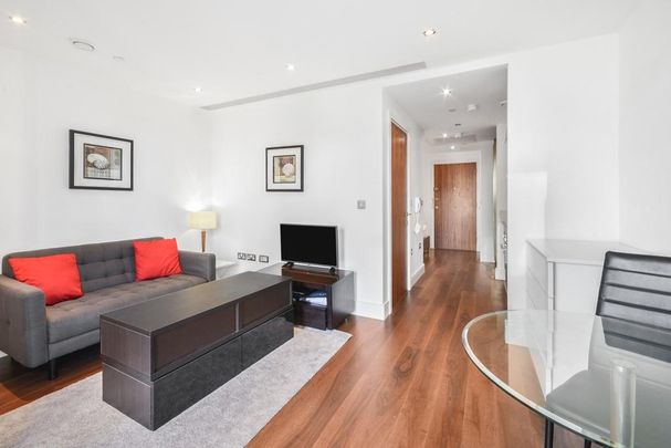 Studio to rent - Photo 1