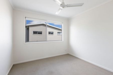 Low Maintenance Townhouse in Brightwater - Photo 2