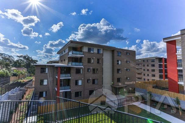 Ultra Modern Apartment, Low Maintenance Courtyard! - Photo 1