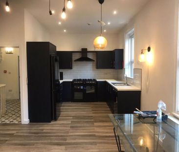 6 Bed - 85 Victoria Road, Hyde Park, Leeds - LS6 1DR - Student - Photo 2