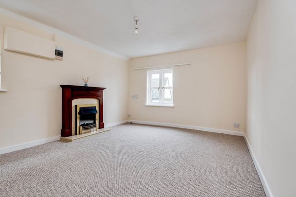 Sweet Briar - Photo 1