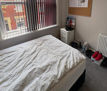 8 bedroom house share to rent - Photo 3