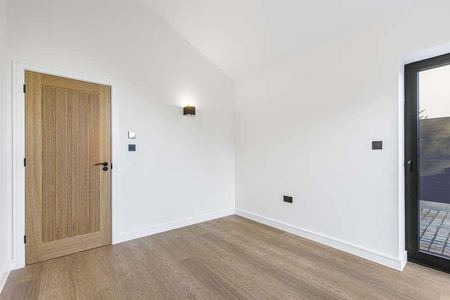 Theobalds Road, Cuffley, EN6 - Photo 4