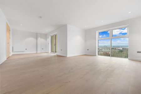 3 bedroom apartment to rent - Photo 2