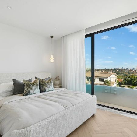Brand New Designer Masterpiece With Rooftop Terrace And Exceptional Harbour Views - Photo 5