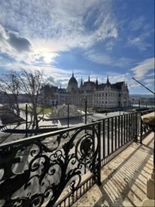 Kiadó újszerű állapotú lakás - Budapest V. kerület - Photo 1